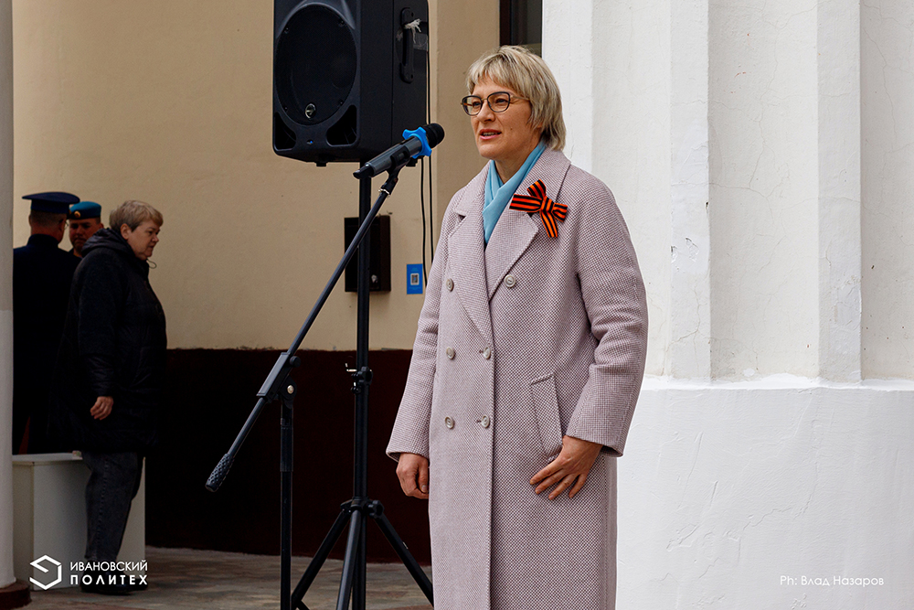 Елена Никифорова поздравляет земляков с Днем Победы