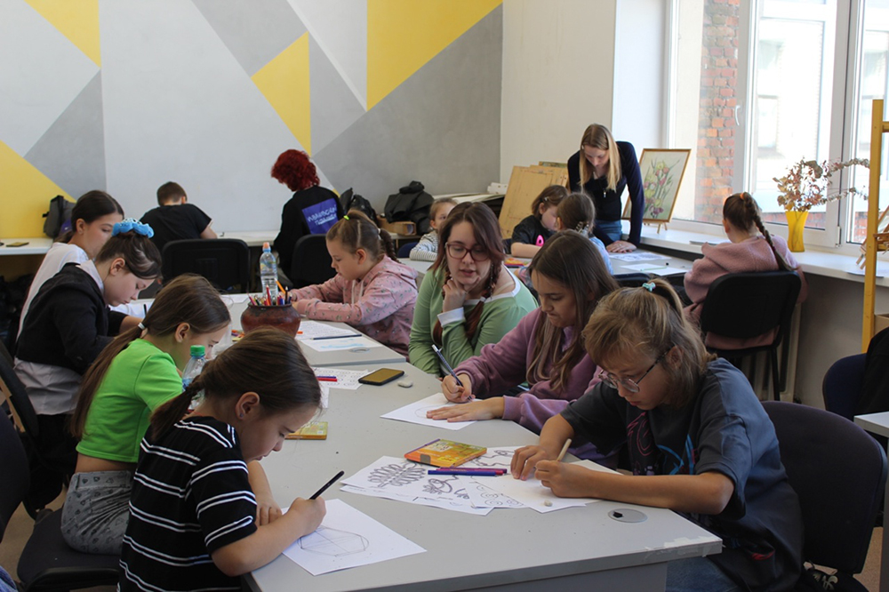 Политех приглашает юных художников