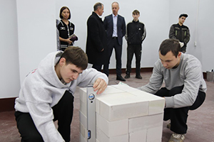 Школьников знакомит с профессиями олимпиада рабочих рук