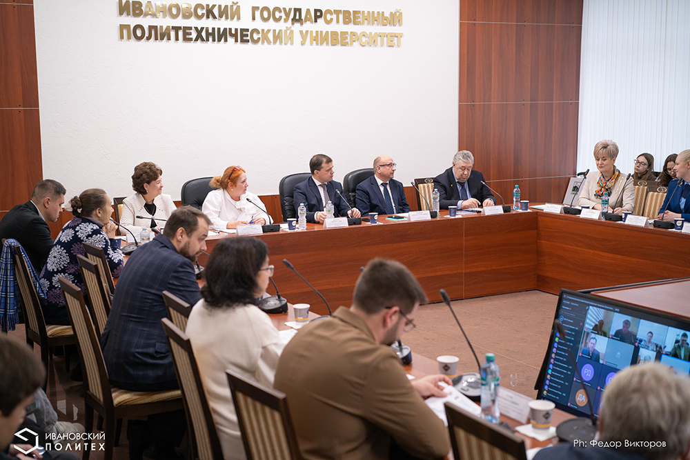 В Политехе обсудили экологические проблемы городов