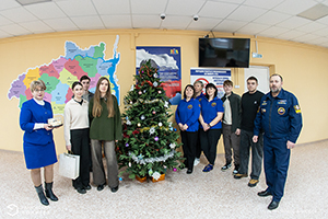 Активисты Движения Первых ИВГПУ помогли Деду Морозу