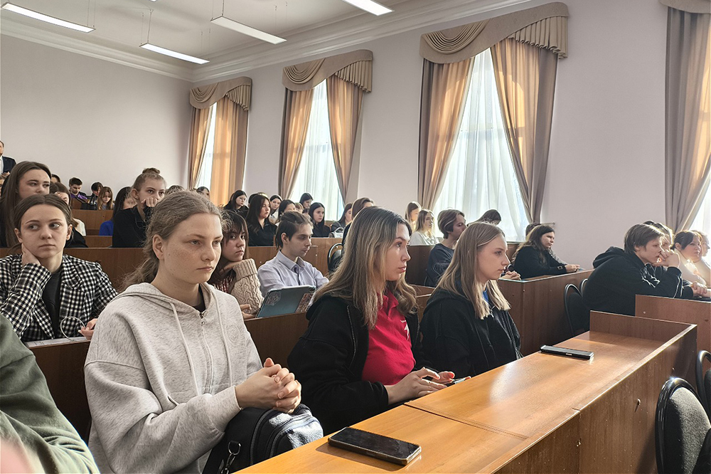 Герои рядом