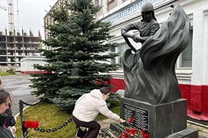 Цветы – героям