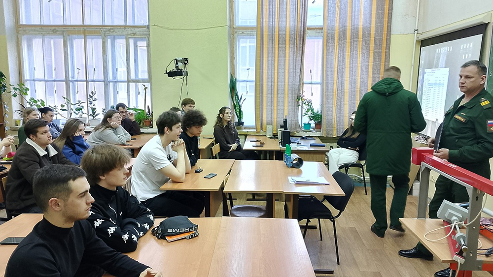 В Ивановском Политехе продолжается серия встреч о службе по контракту в войсках БАС